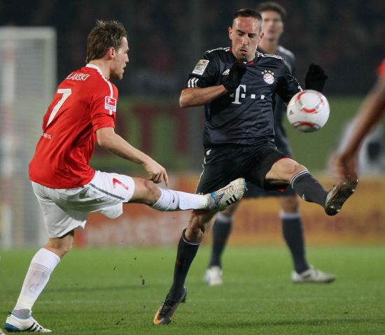 通过中场球 通过中场球